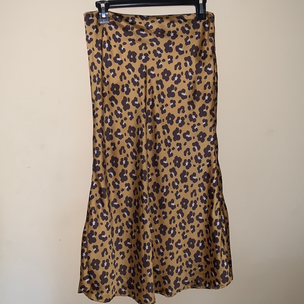 4SIENNA Leopard Print Midi Skirt Mob Wife Trendy Fitted Stylish Size S NWT
